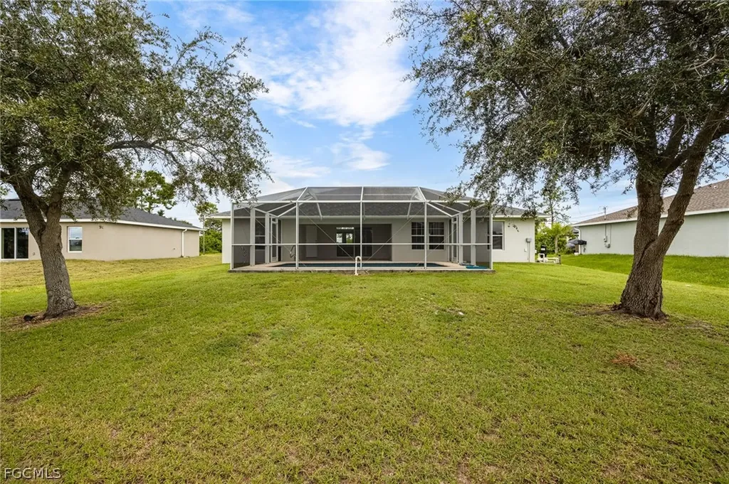 1718 NE 40th Lane Cape Coral FL 33909