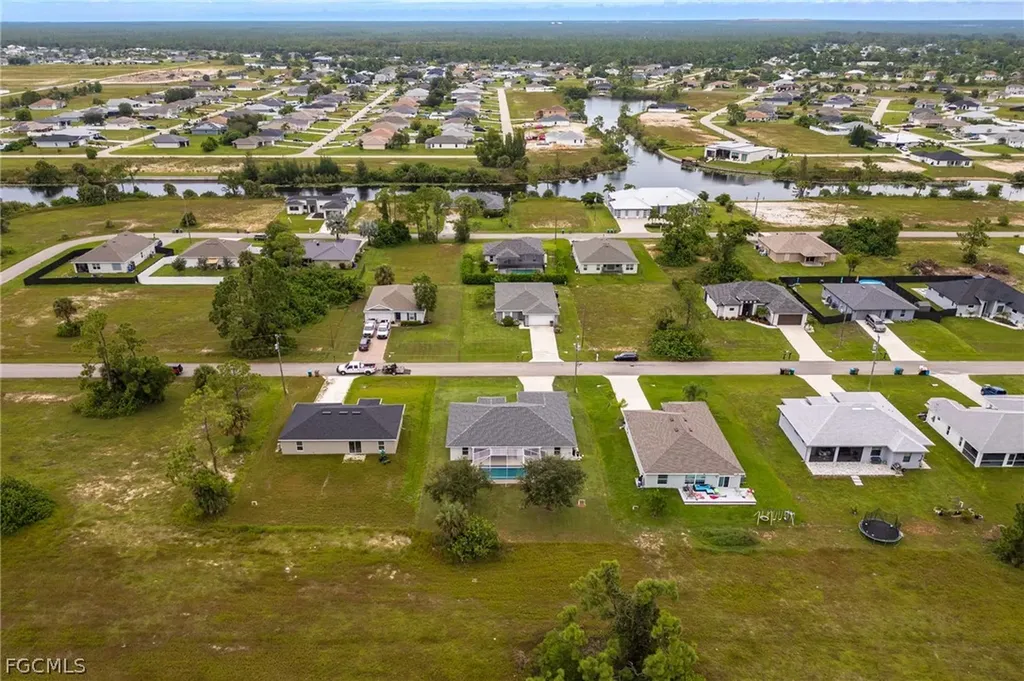 1718 NE 40th Lane Cape Coral FL 33909