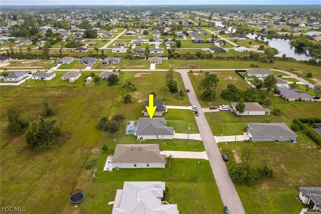 1718 NE 40th Lane Cape Coral FL 33909