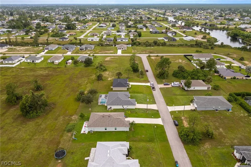 1718 NE 40th Lane Cape Coral FL 33909