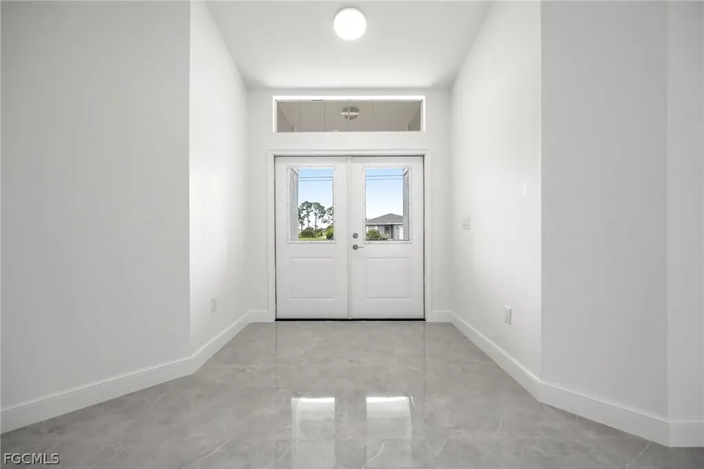 1718 NE 40th Lane Cape Coral FL 33909