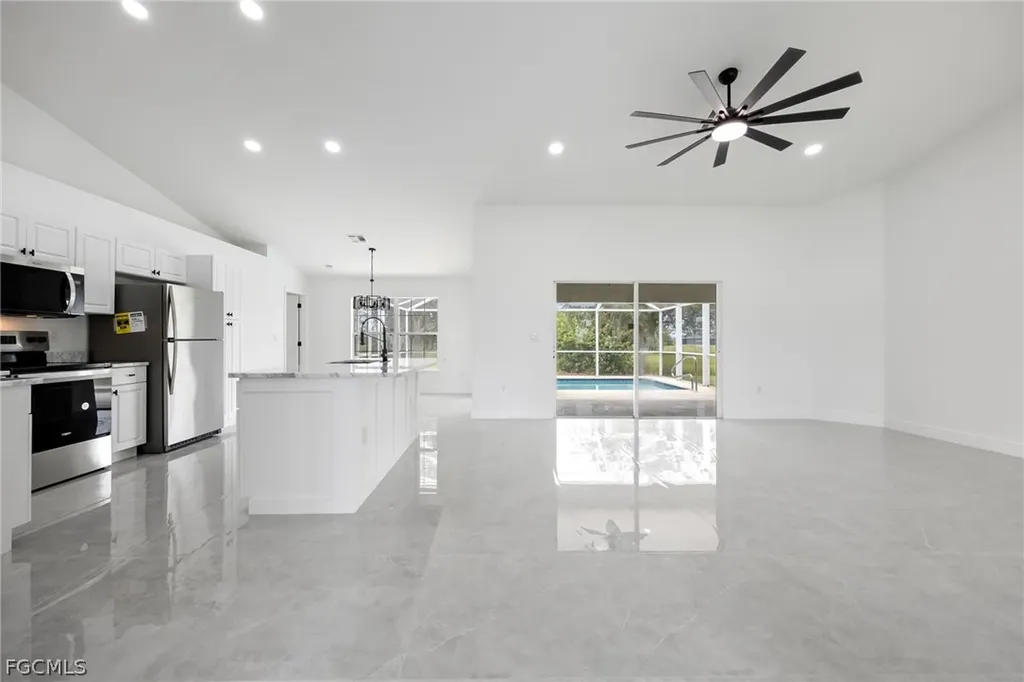 1718 NE 40th Lane Cape Coral FL 33909