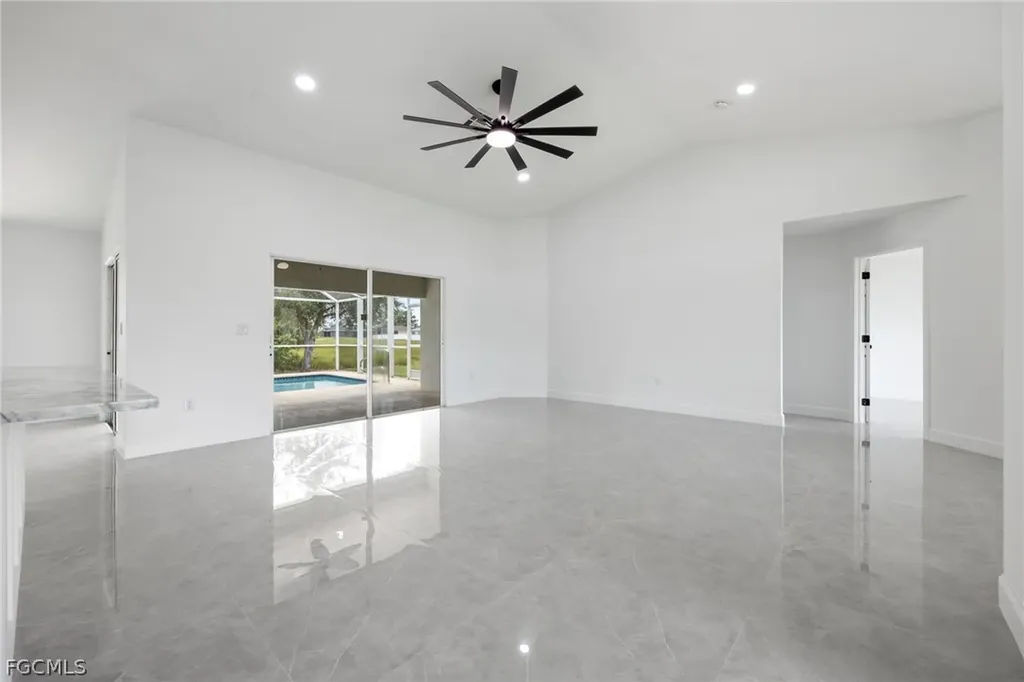 1718 NE 40th Lane Cape Coral FL 33909