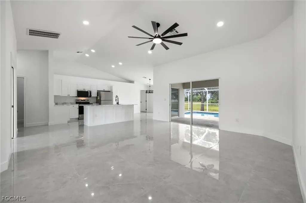 1718 NE 40th Lane Cape Coral FL 33909