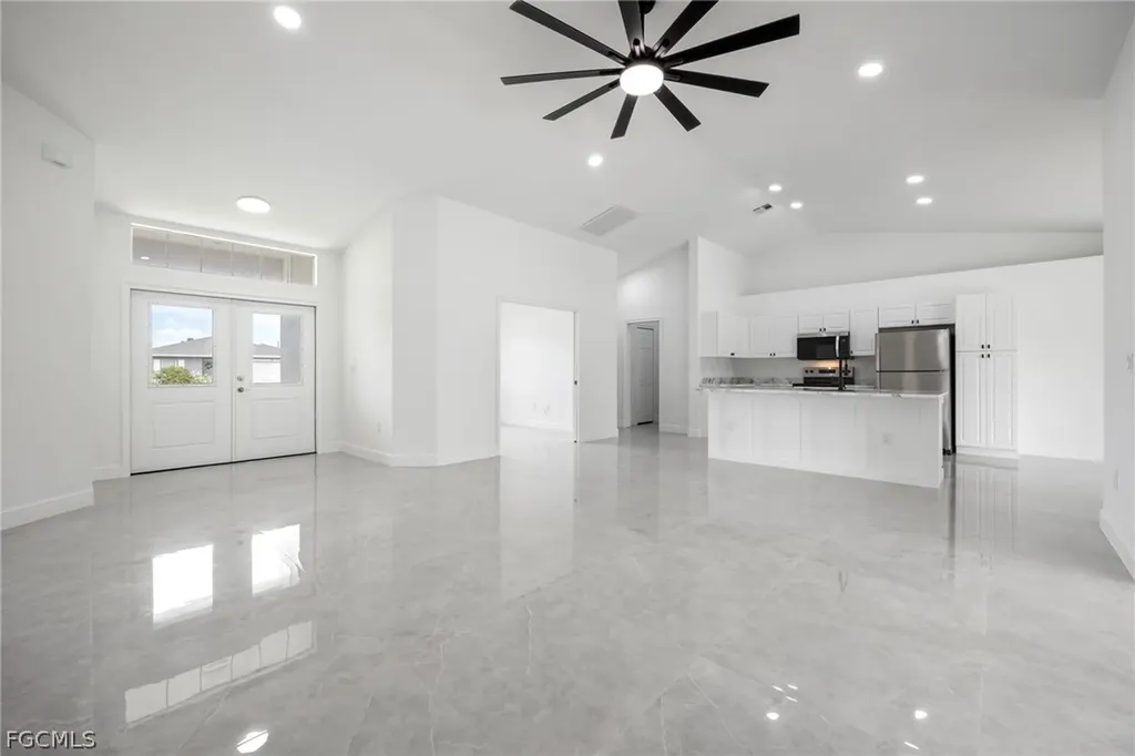 1718 NE 40th Lane Cape Coral FL 33909