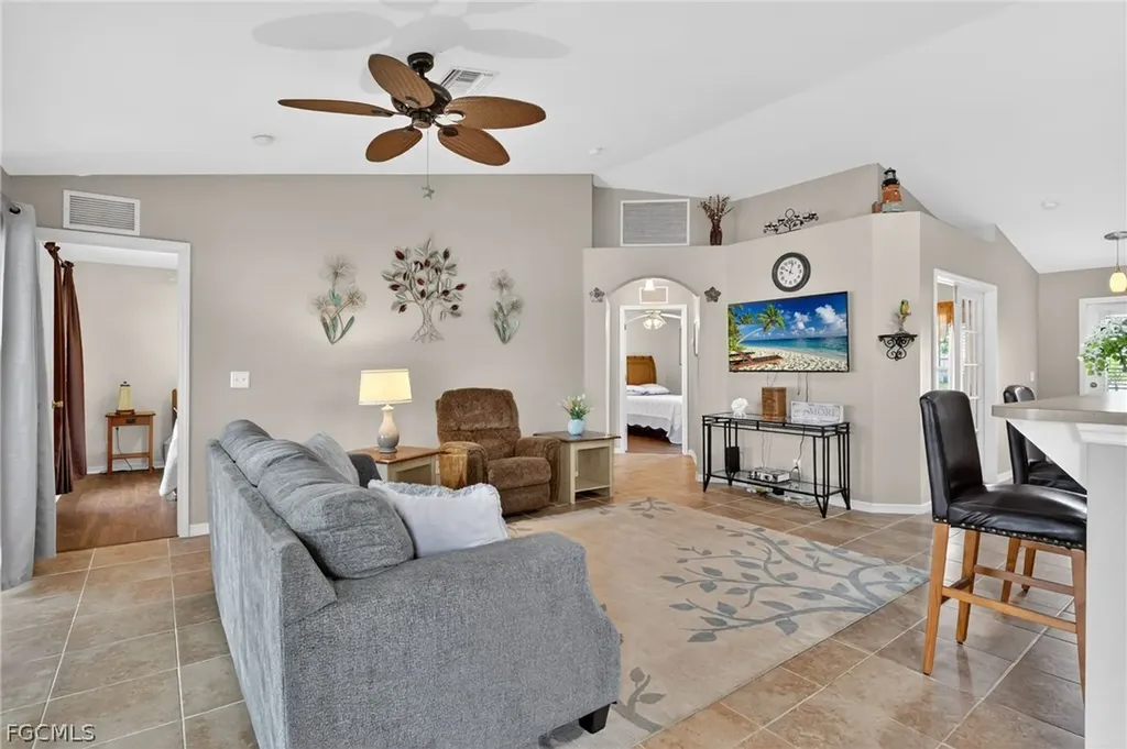 2707 NE 5th Avenue Cape Coral FL 33909