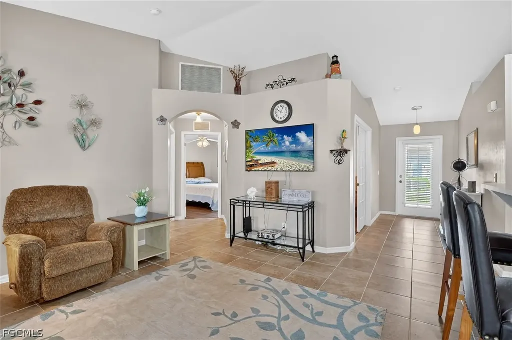 2707 NE 5th Avenue Cape Coral FL 33909