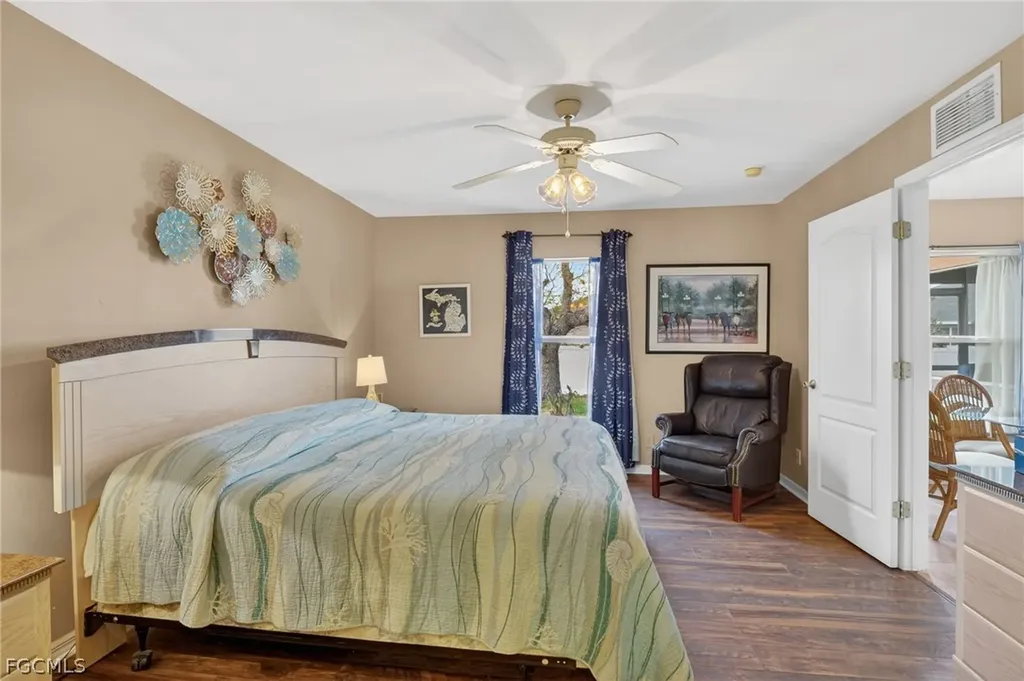 2707 NE 5th Avenue Cape Coral FL 33909