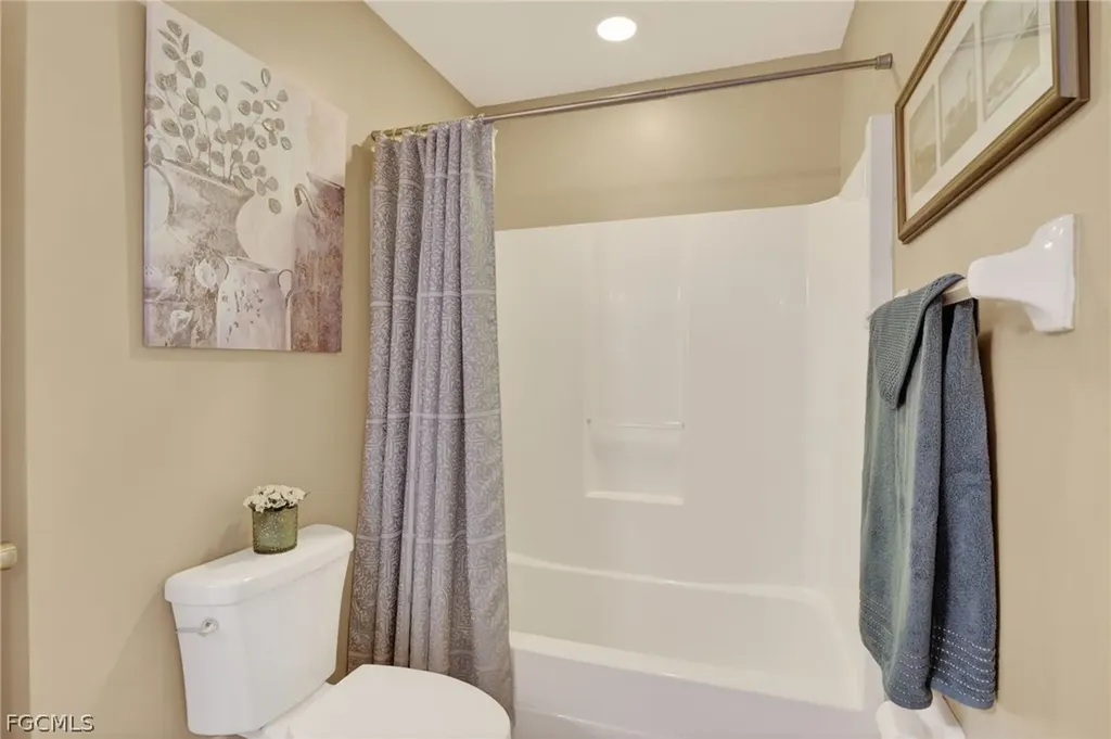 2707 NE 5th Avenue Cape Coral FL 33909
