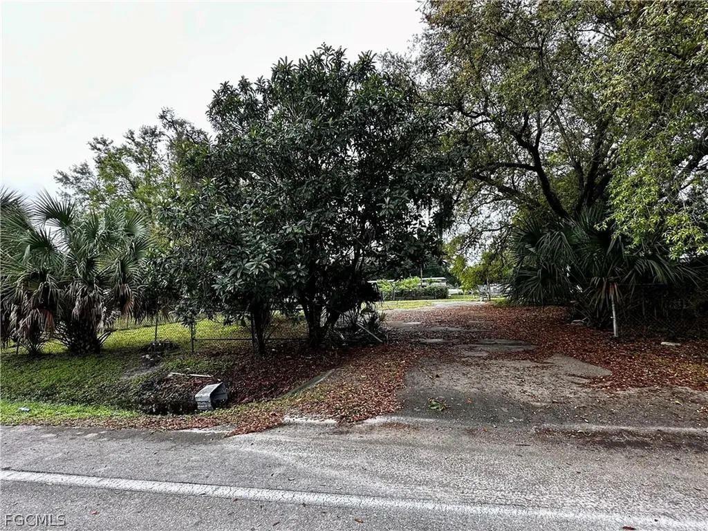 675 El Paso Trail Immokalee FL 34142