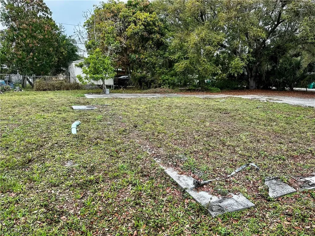 675 El Paso Trail Immokalee FL 34142