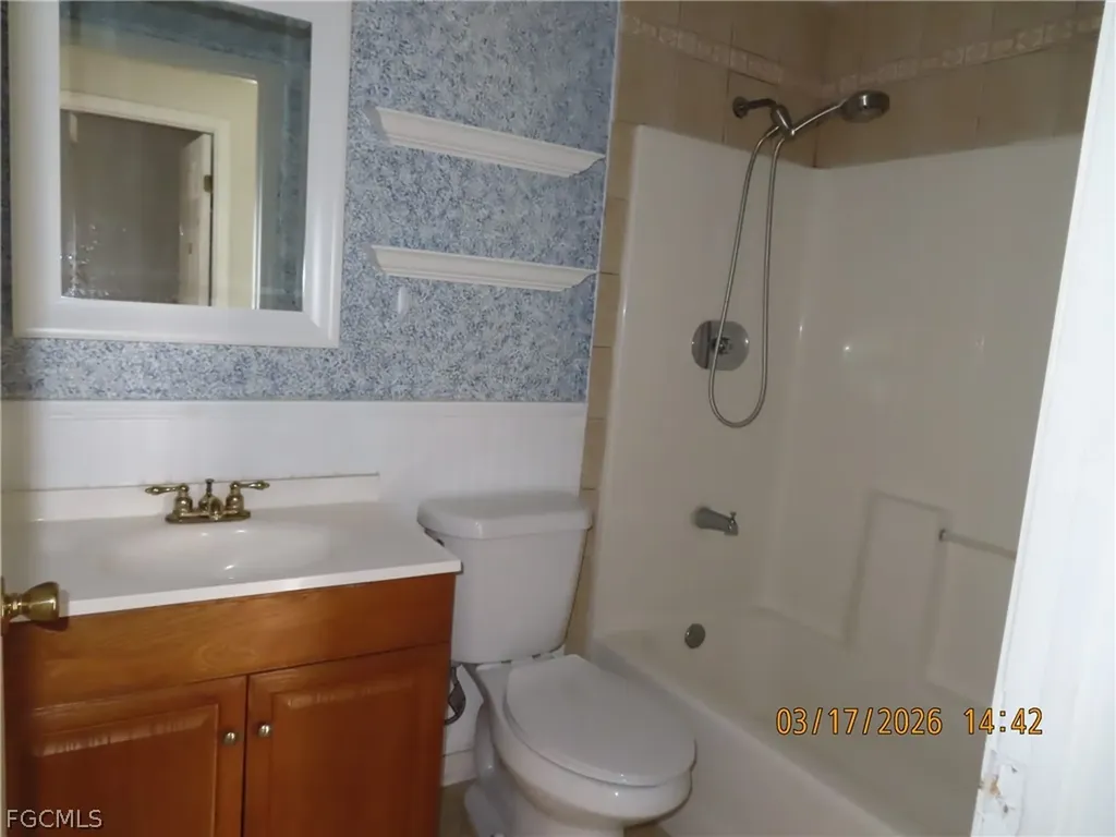 2713 NE 1st Place Cape Coral FL 33909