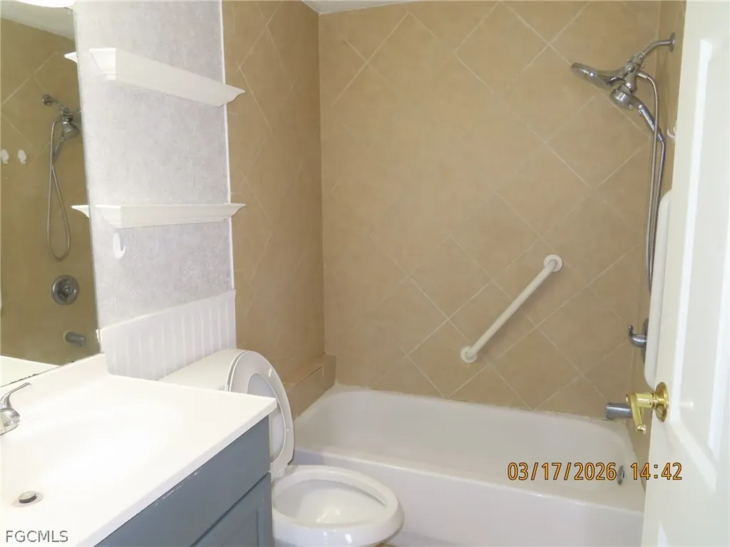 2713 NE 1st Place Cape Coral FL 33909