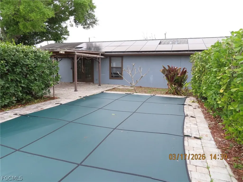 2713 NE 1st Place Cape Coral FL 33909