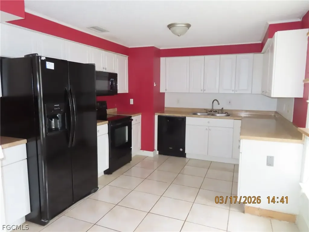 2713 NE 1st Place Cape Coral FL 33909