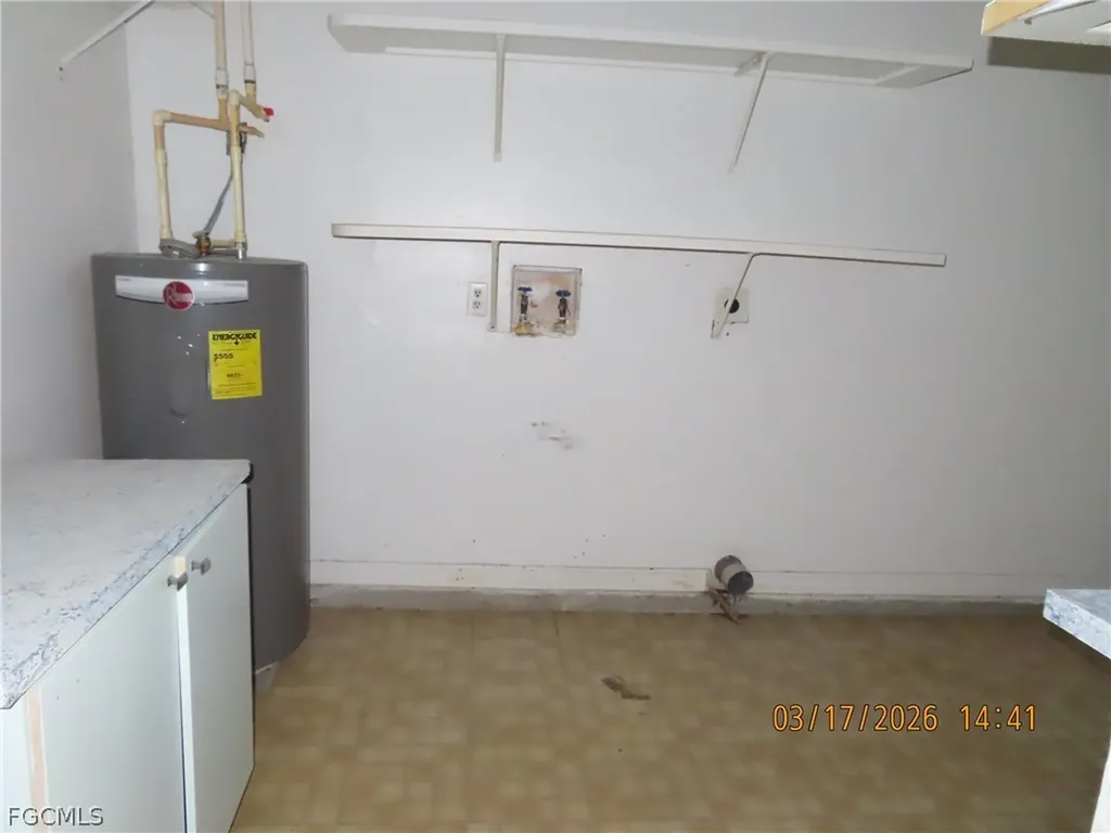 2713 NE 1st Place Cape Coral FL 33909