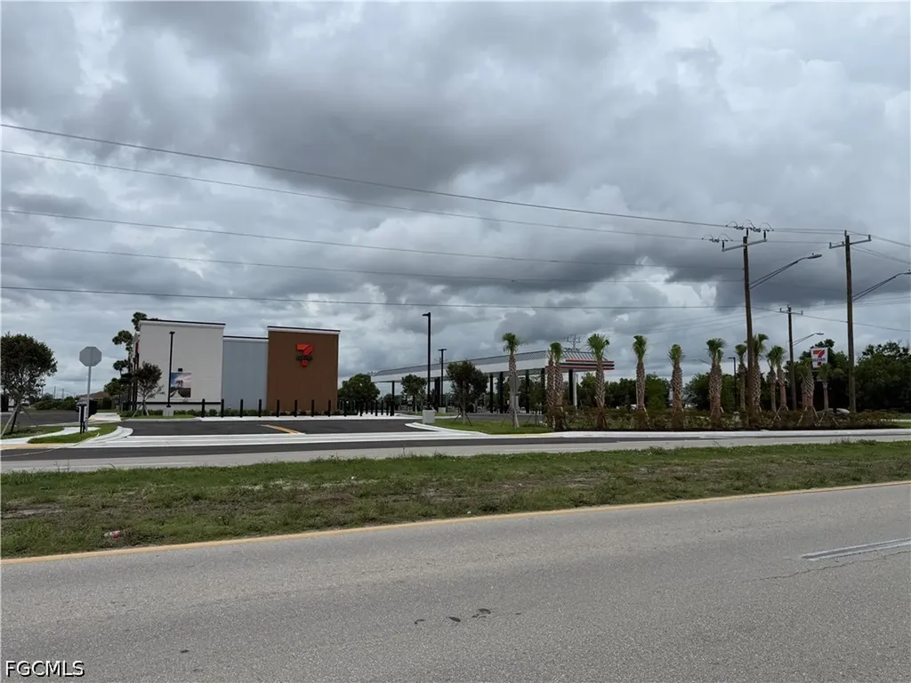 1527 NW 15th Terrace Cape Coral FL 33993