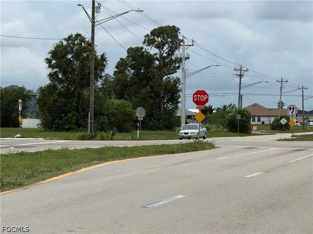 1527 NW 15th Terrace Cape Coral FL 33993