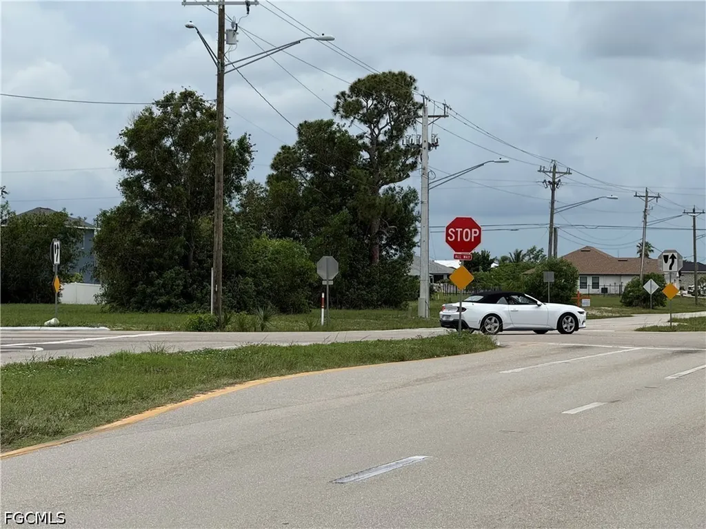 1527 NW 15th Terrace Cape Coral FL 33993