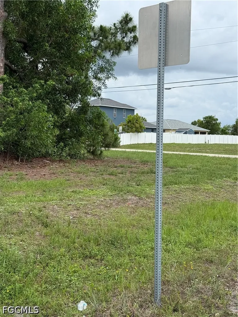1527 NW 15th Terrace Cape Coral FL 33993