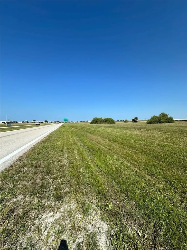 618 El Dorado Boulevard N Cape Coral FL 33993