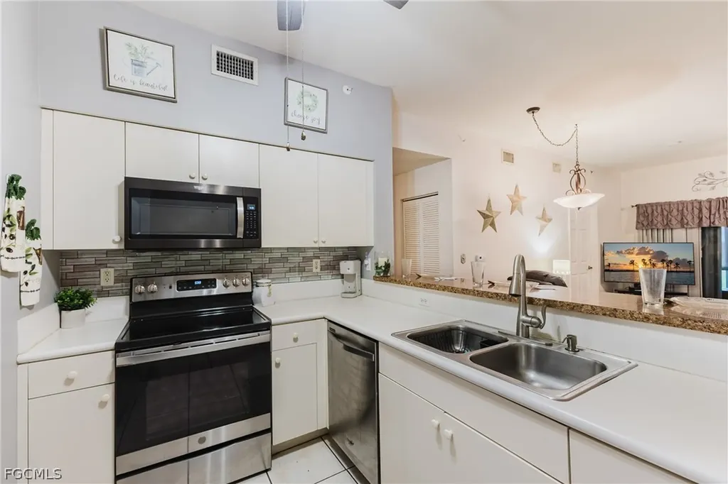950 Hancock Creek South Boulevard Cape Coral FL 33909