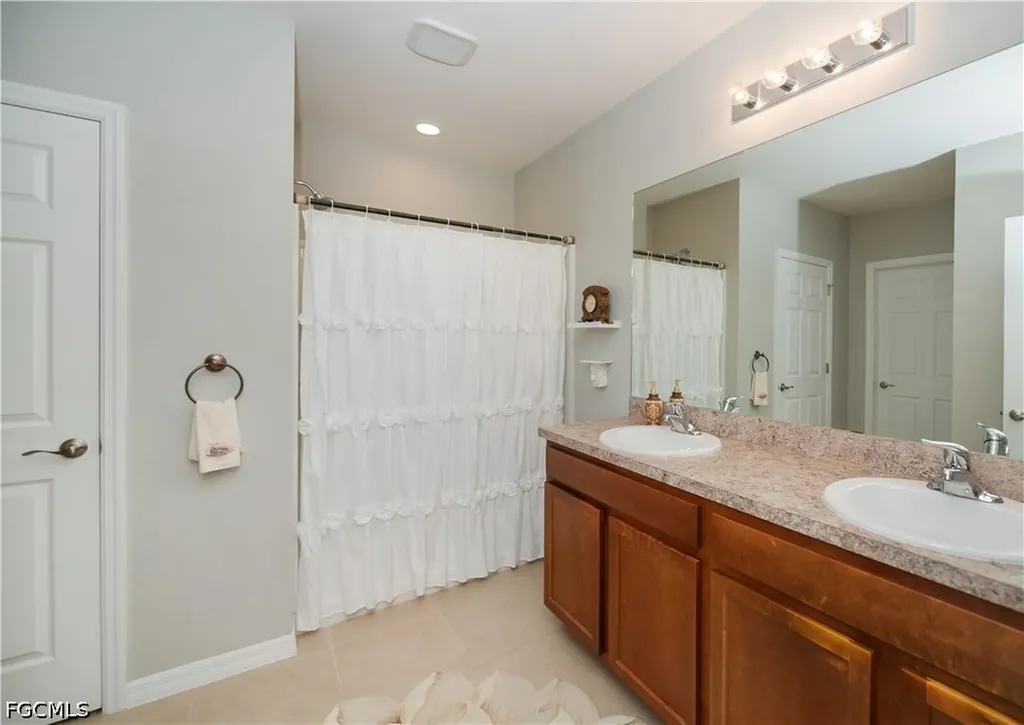 2548 Ocasa Court Cape Coral FL 33909