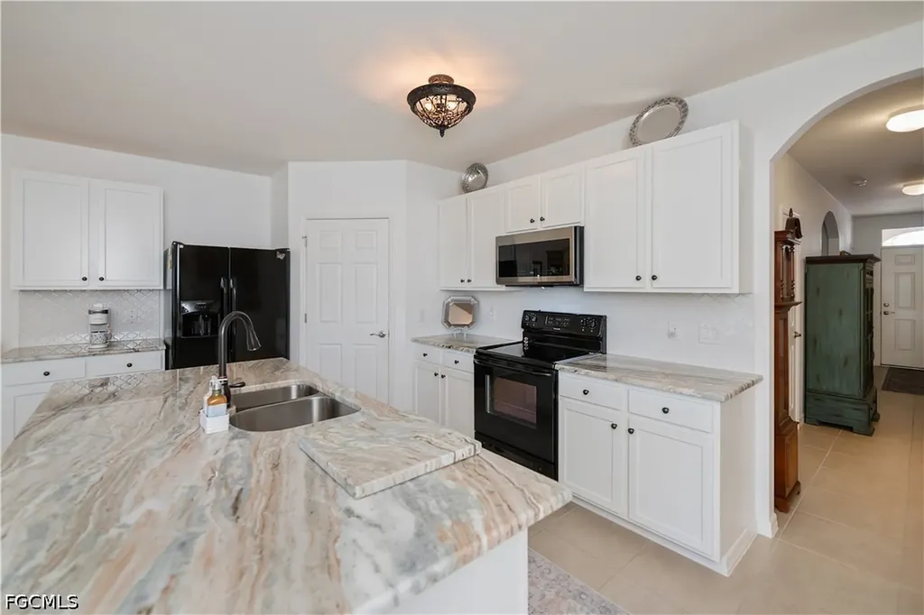 2548 Ocasa Court Cape Coral FL 33909