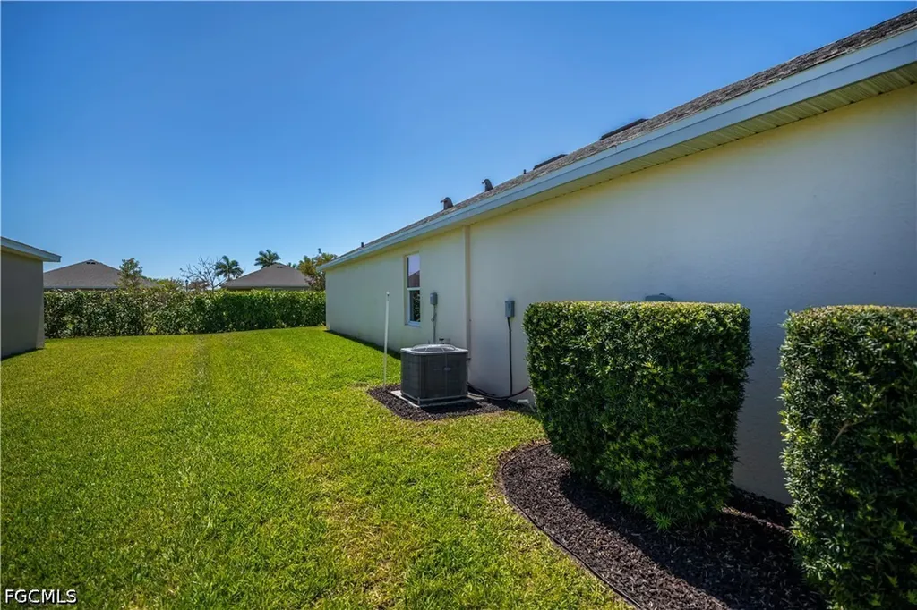 2548 Ocasa Court Cape Coral FL 33909