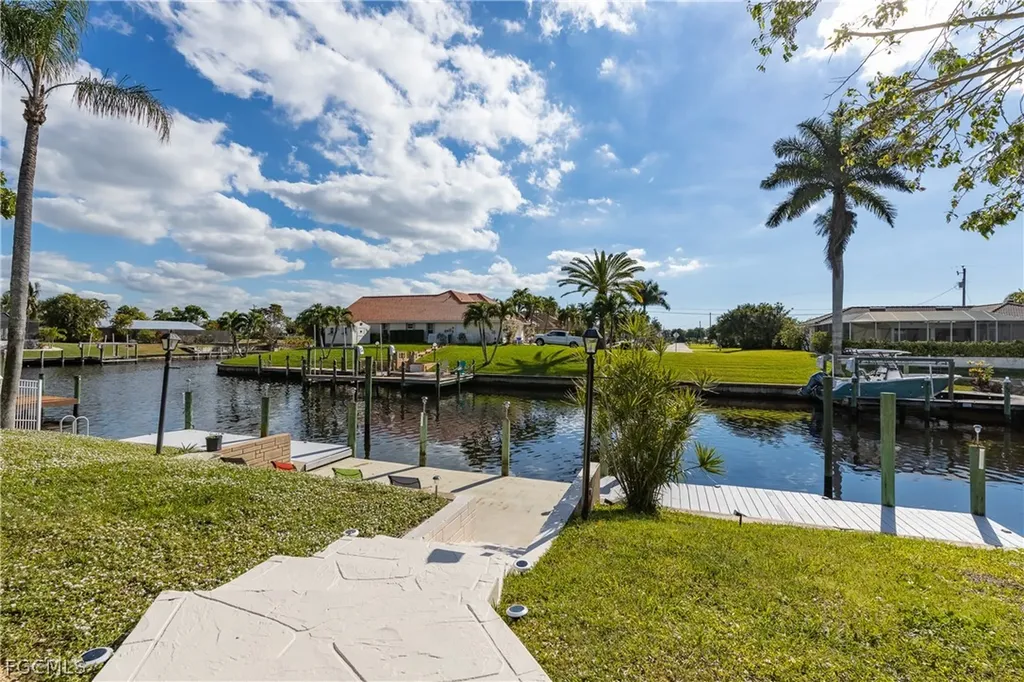 1932 SE 9th Terrace Cape Coral FL 33990