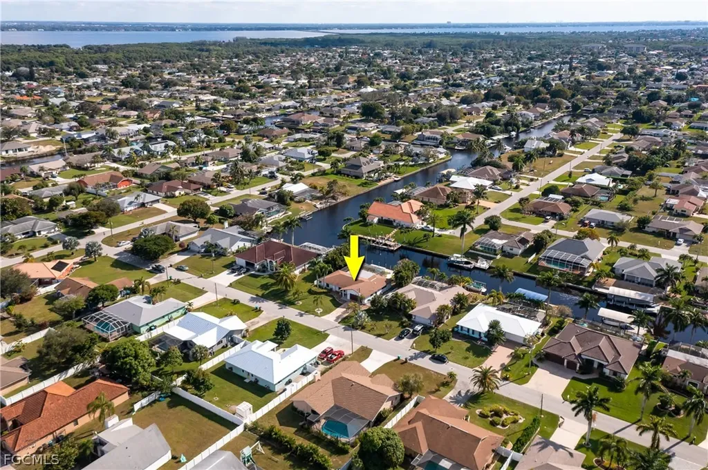 1932 SE 9th Terrace Cape Coral FL 33990