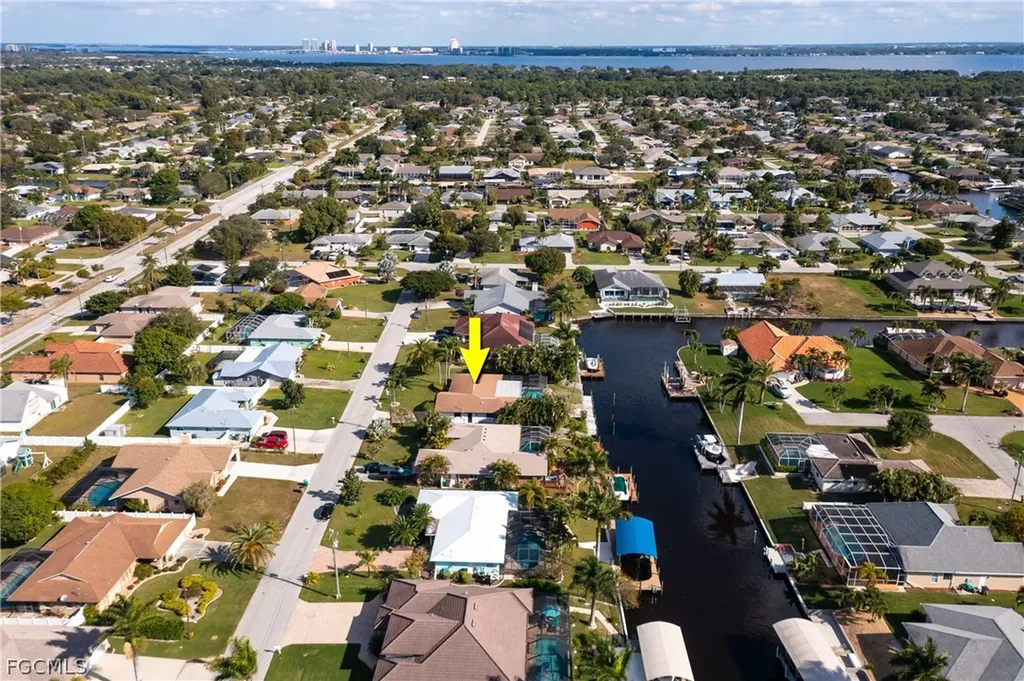 1932 SE 9th Terrace Cape Coral FL 33990