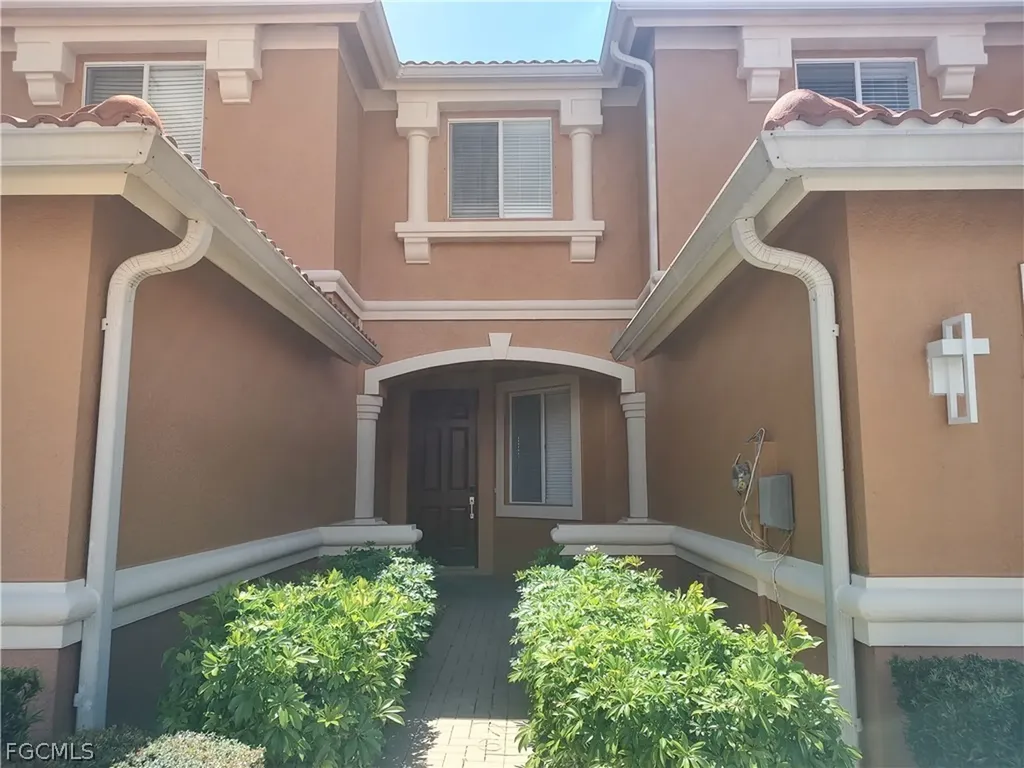 2434 Laurentina Lane Cape Coral FL 33909