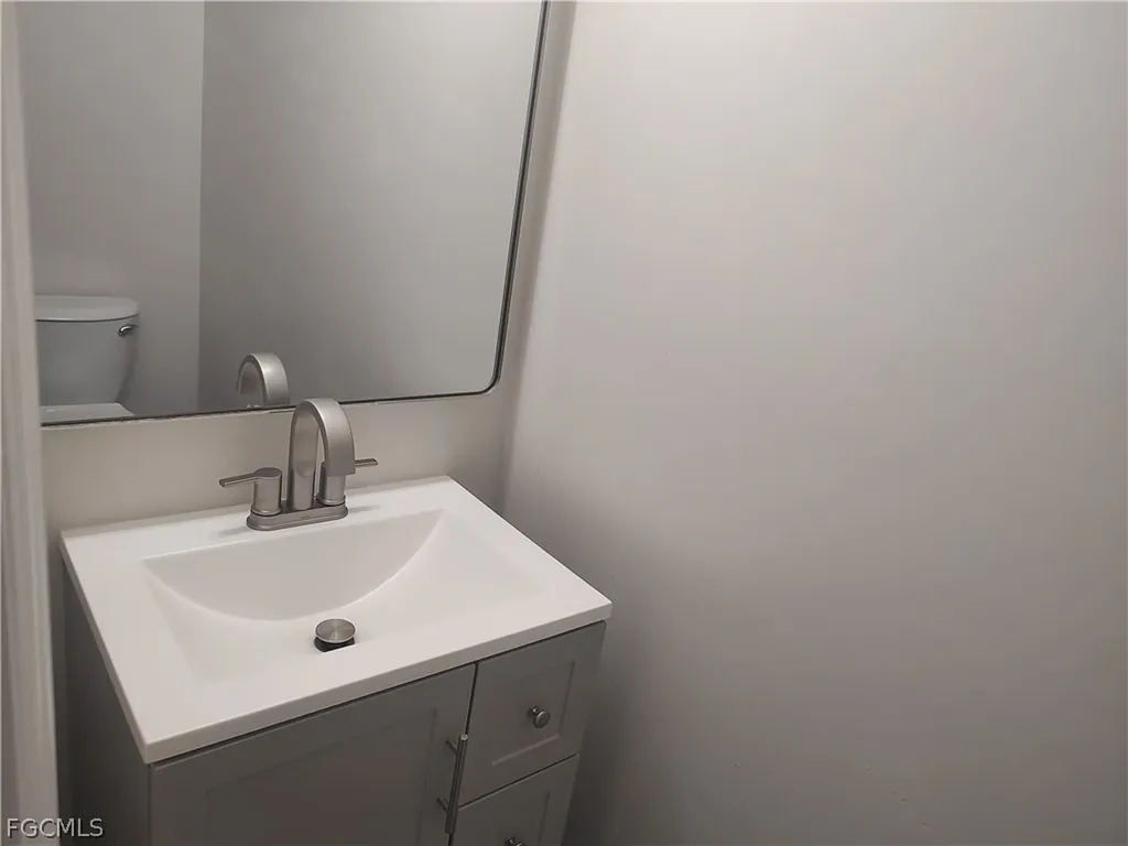 2434 Laurentina Lane Cape Coral FL 33909