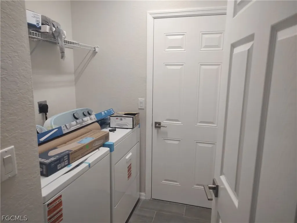 2434 Laurentina Lane Cape Coral FL 33909