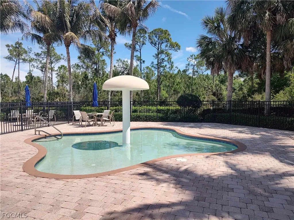 2434 Laurentina Lane Cape Coral FL 33909