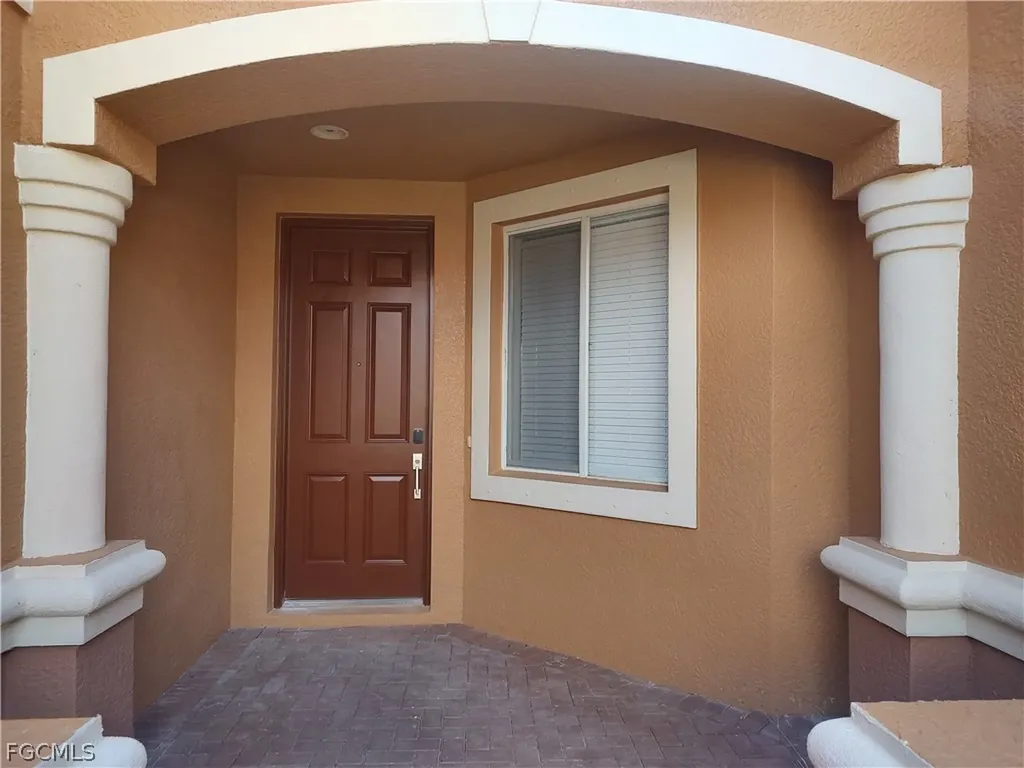 2434 Laurentina Lane Cape Coral FL 33909