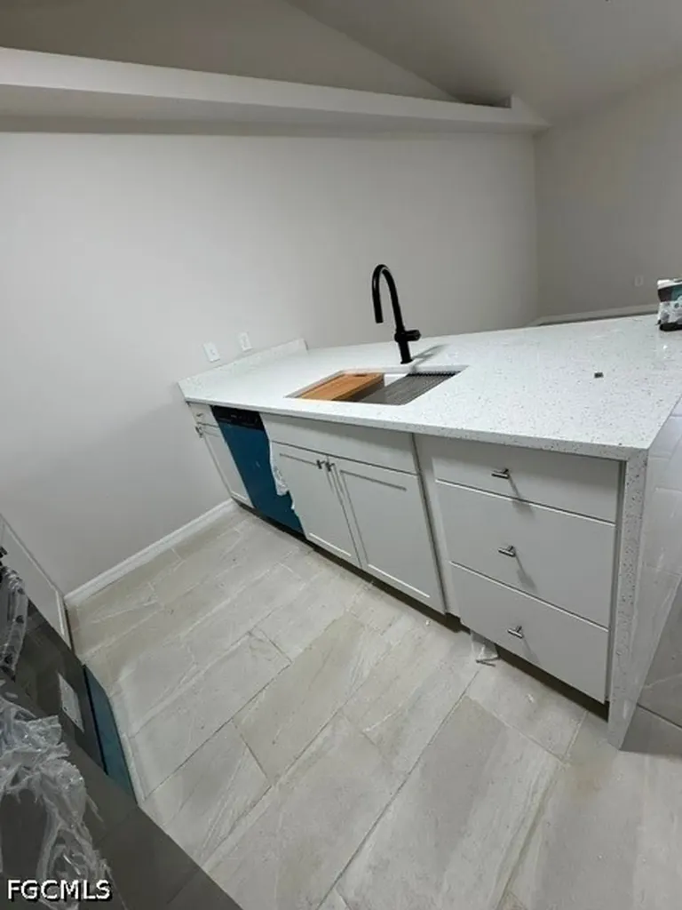 4100 SW 7th Place Cape Coral FL 33914