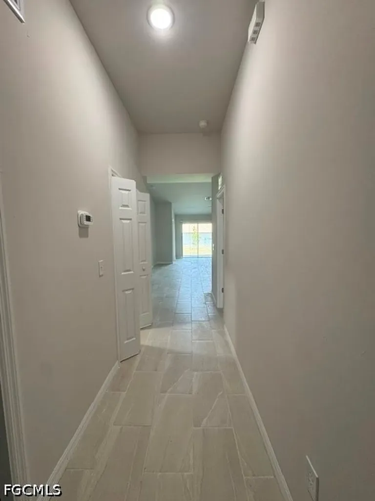 4100 SW 7th Place Cape Coral FL 33914