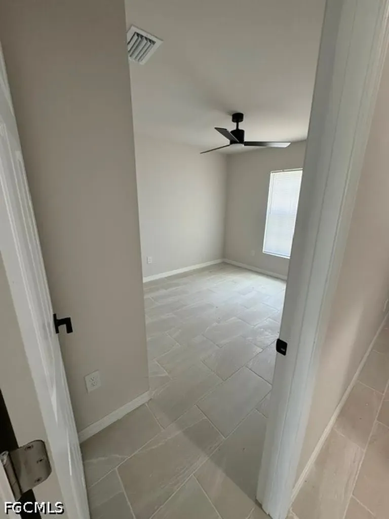 4100 SW 7th Place Cape Coral FL 33914