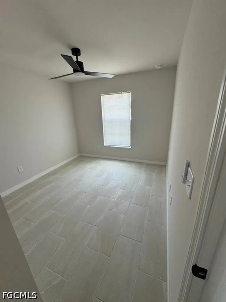 4100 SW 7th Place Cape Coral FL 33914