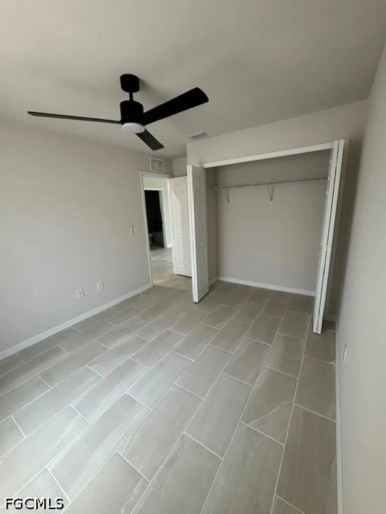 4100 SW 7th Place Cape Coral FL 33914