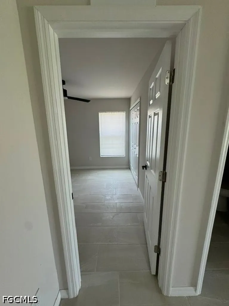 4100 SW 7th Place Cape Coral FL 33914