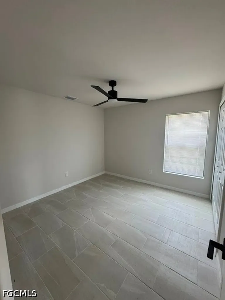 4100 SW 7th Place Cape Coral FL 33914