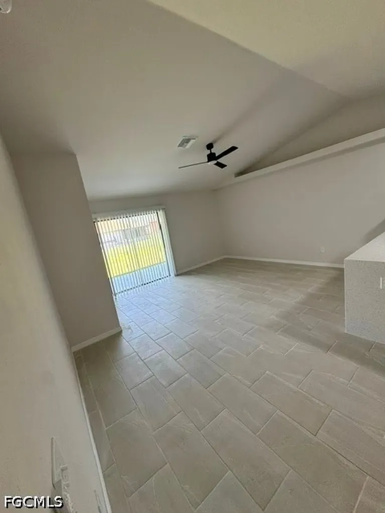4100 SW 7th Place Cape Coral FL 33914