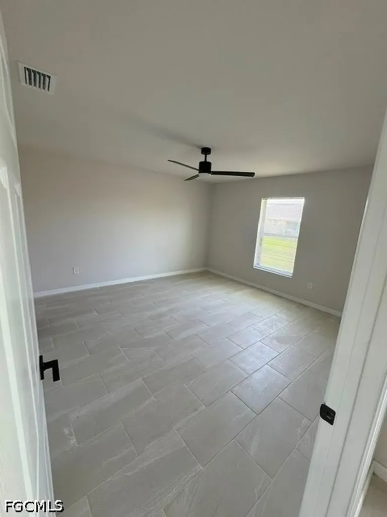 4100 SW 7th Place Cape Coral FL 33914