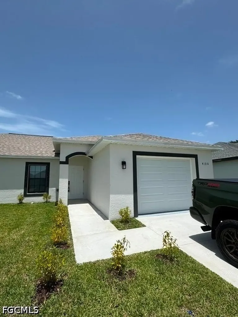 4100 SW 7th Place Cape Coral FL 33914