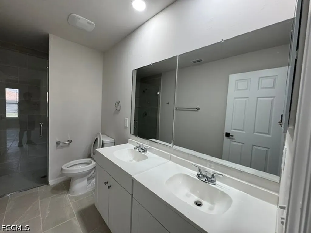 4100 SW 7th Place Cape Coral FL 33914