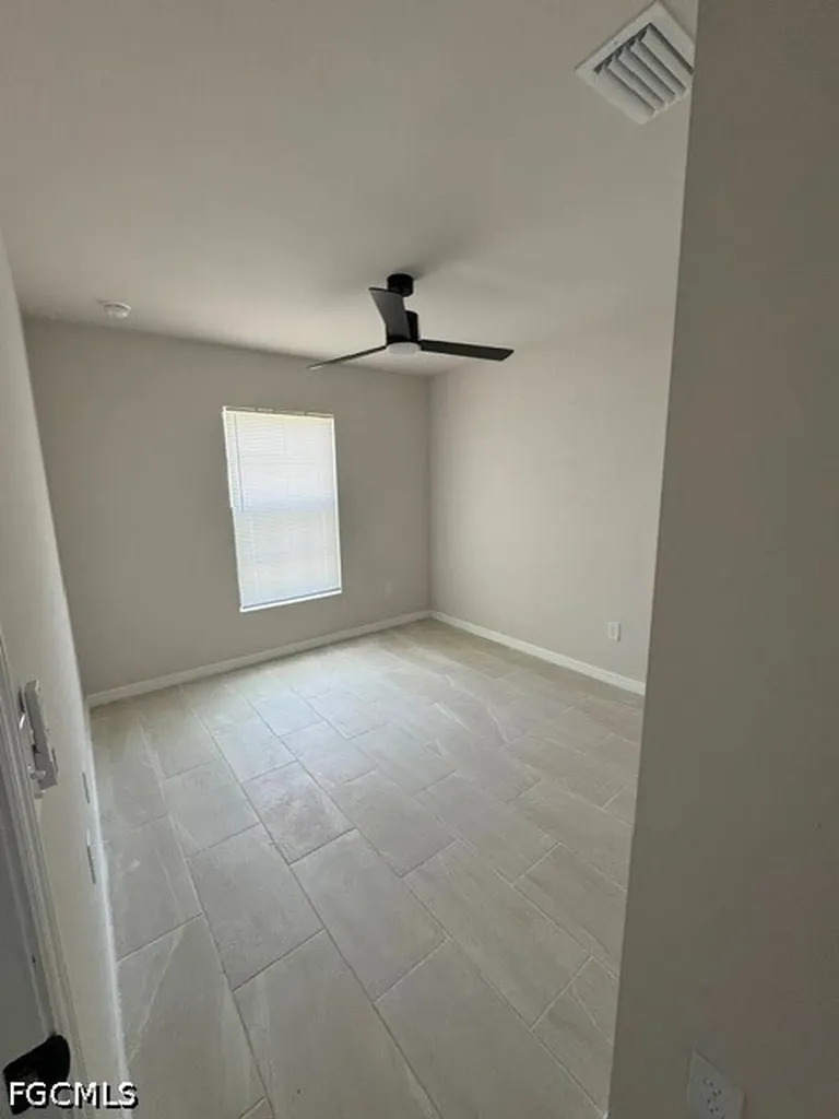 4100 SW 7th Place Cape Coral FL 33914