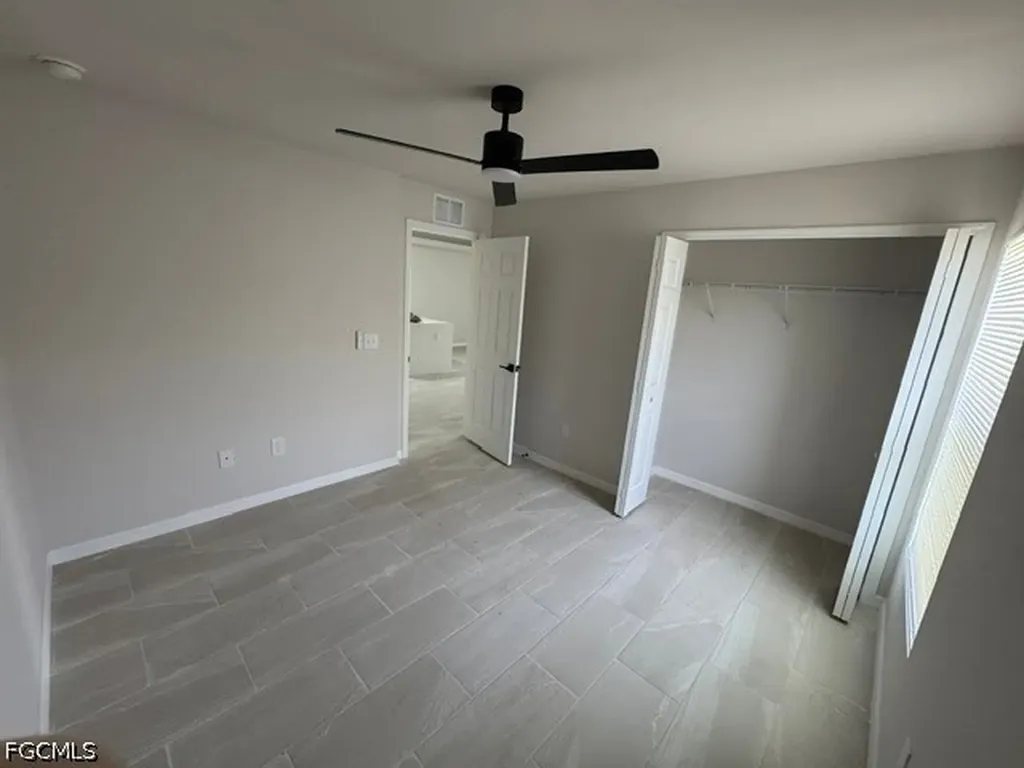 4100 SW 7th Place Cape Coral FL 33914